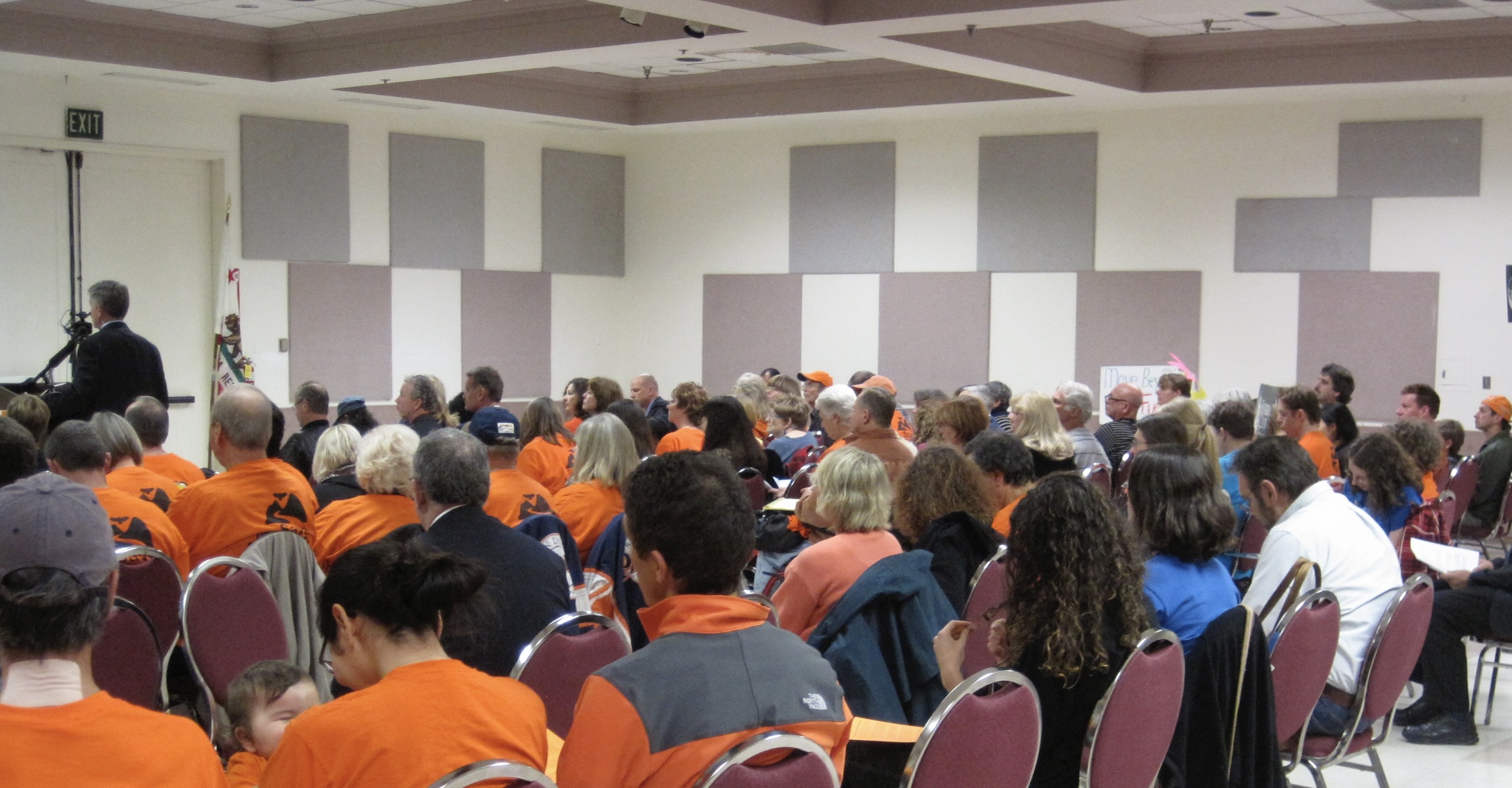 Crowded room of SMT at civic meeting